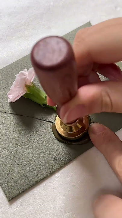 Wax Seals Explained: 4,000 Years of Security, Ancient Rituals & Modern Elegance