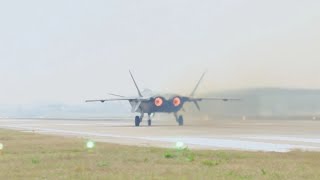 China's J-20 fighters escort aircraft carrying soldier remains to show the highest respect screenshot 5
