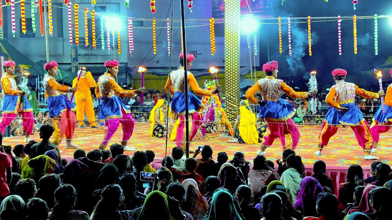 ग्राम पंचायत मेणीमाता में ‼️शिव सेना गरबा मंडल भुलगांव कि टीम बहुत ही बढ़िया 🤔 #keilash_jamre