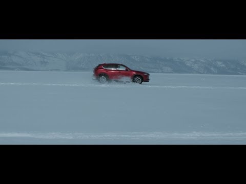 Rijden over het Baikalmeer in de Mazda CX-5 | Mazda Must Drive