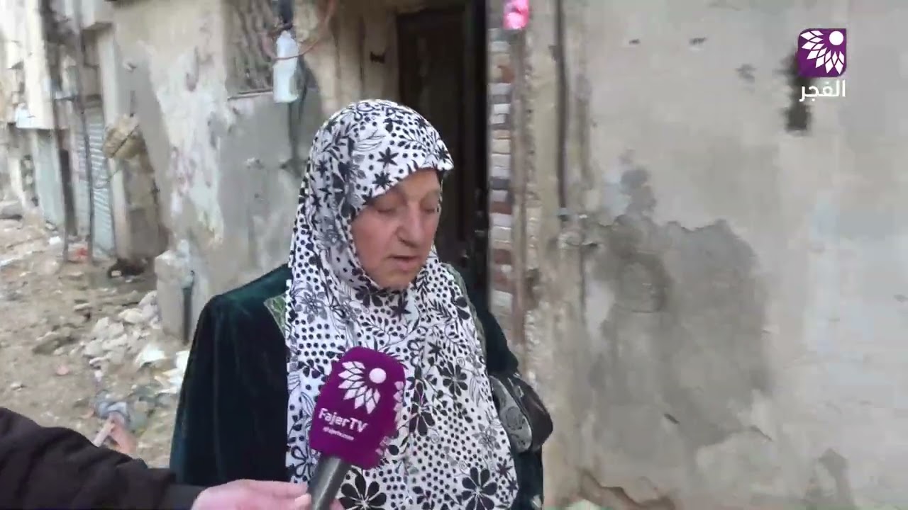 "رايح أودع الدار يخالتي مش جاي أحمل اشي" مسنة تسابق الوقت للوصول الى منزلها قبل هدمه في مخيم طولكرم
