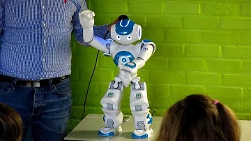 Robot ZORA- Qbis op bezoek kleuterschooltje "De Sprankel" Hijfte-Lochristi