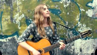 Holly Arrowsmith - Spring | #AcousticJamSession [S1.EP8]: Visual Base TV chords