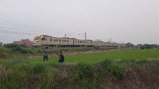 雙微笑號！熱情鳴笛！2244次，EMU800區間普通／3237次，EMU800區間普通，民雄南交會。