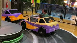 Taylor And Charlie Rides The Crazy Cars At Mall Of America
