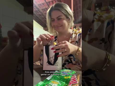 Minha familia faz um Bingo de Natal ao inves do Amigo Secreto! É muito divertido! 🤣 ja fizeram?