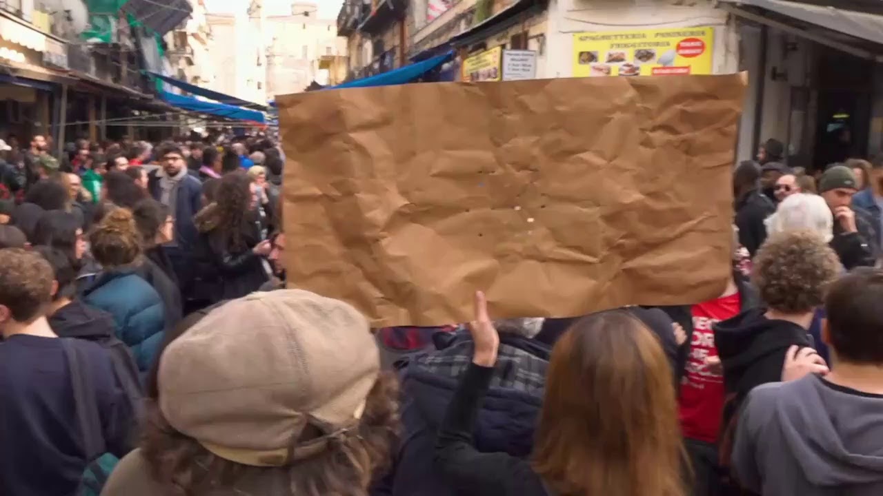 Palermo, contestazioni contro Salvini al mercato di Ballarò