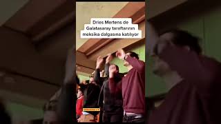 Mertens Meka Dalgasına Eşlik Ediyor