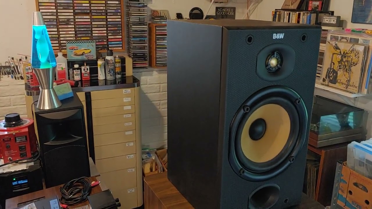 B&W (Bowers & Wilkins) DM 601 Bookshelf Speakers. Made in England