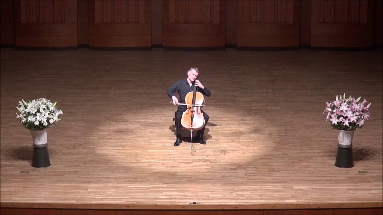 Martin Lohr - Bach Cello Suite No.2 in d minor bwv 1008 III.Courante