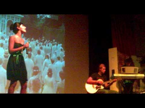 Alicia en el pas de las maravillas (Por: Tania Her...