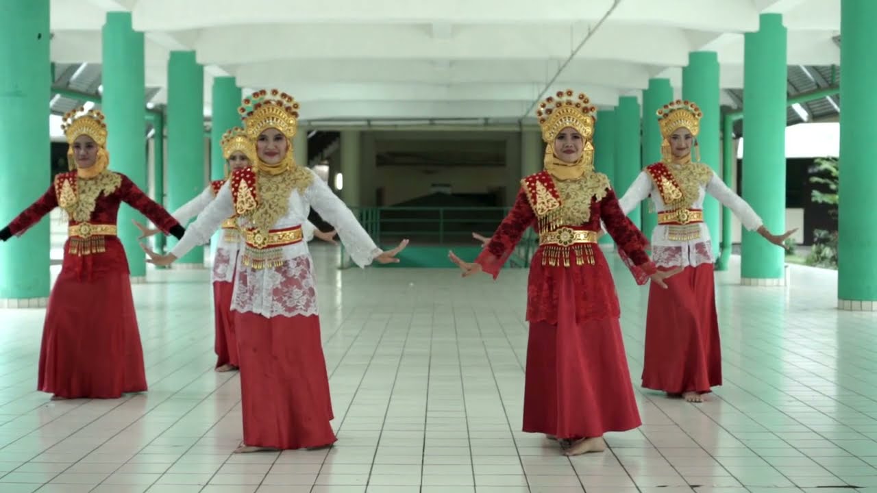 Tari Zapin Mahasiswi AGH IPB (Laksmana Raja di Laut, Penyanyi: M  Syukur feat Alex Sanderyan)