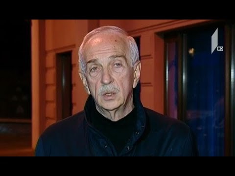 \"მოამბის\" გადამღები ჯგუფი მუშაობს \"ქართული ოცნების\" ოფისთან