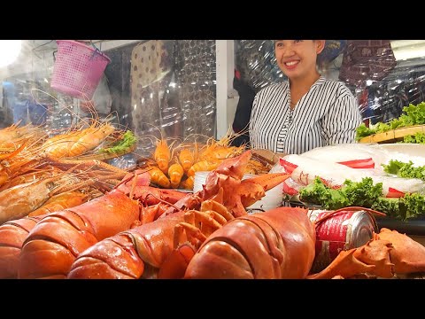 Street Food in Bangkok, Thailand. Best Stalls of Central World Square