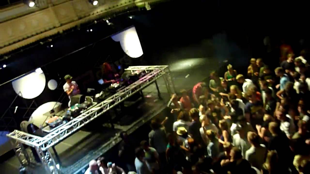 5daysoff - Day 1- Paradiso - Boy 8 Bit