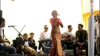 Download lagu Nisa - kapaut imut ( cover ) suara halimpu live show panggung hajatan