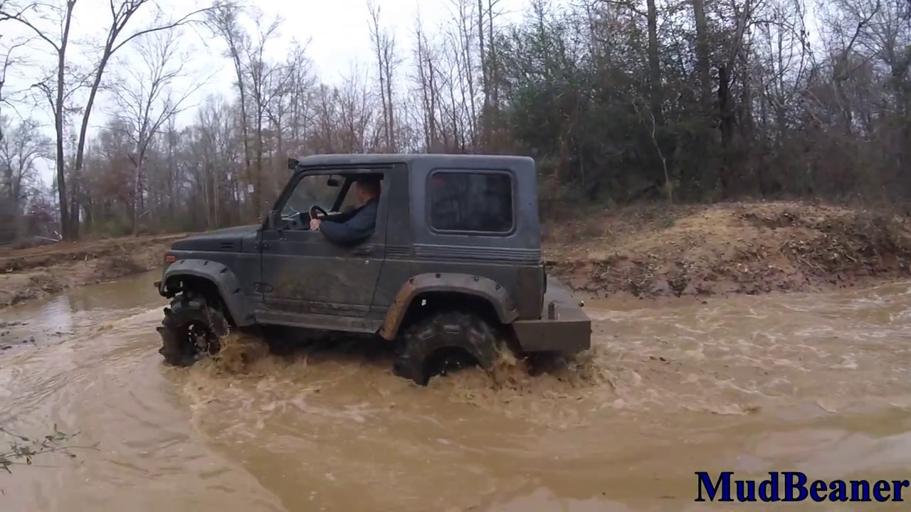Suzuki Samurai on 33" BKTs