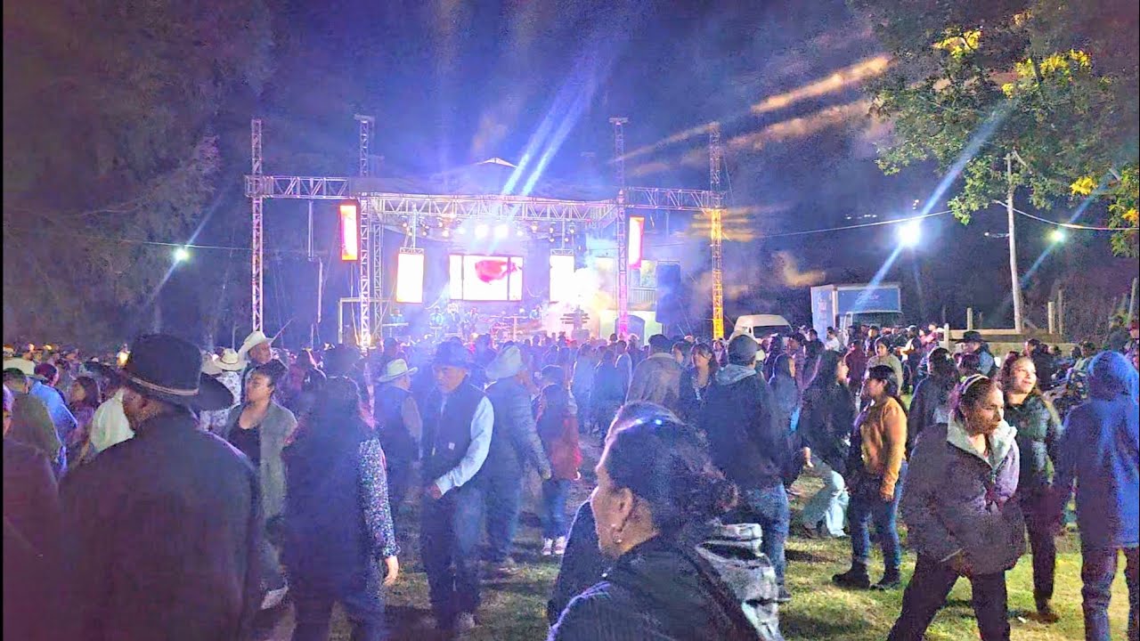 Espectacular Carnaval Santa Cruz Mixtepec 2025 / Los Perseguidos de San Juan