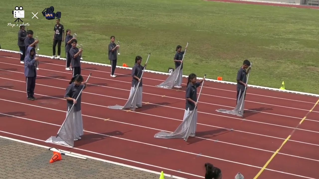 วงโยธวาทิต โรงเรียนสภาราชินี จังหวัตตรัง ซ้อมงานกีฬาสีในบทเพลง 