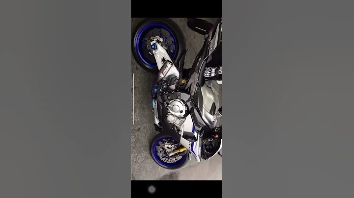 Yamaha R1m remarkable exhoust sound