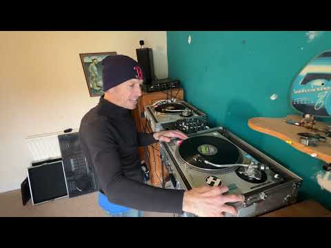 IN DEPTH DJ BEAT MIXING LESSON DEMONSTRATION USING ONLY VINYL NO HEADPHONES