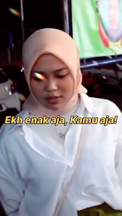 Selfi temenin Randa makan