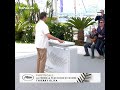 Laurent Lafitte prend la pose au photocall du film "La femme la plus riche du monde" !