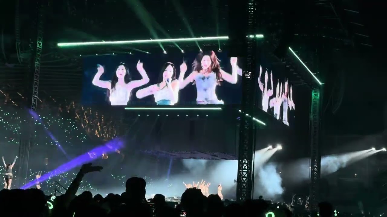 251122 TWICE THIS IS FOR in Kaohsiung-Dance the night away