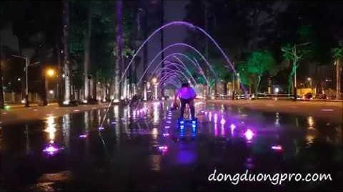 Người quay phim - sàn nhạc nước công viên Văn Lang