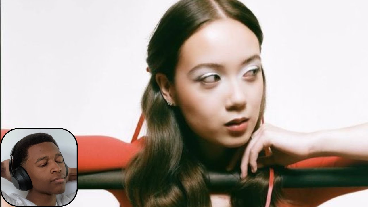 Reacting to "Bewitched: The Goddess Edition" by Laufey