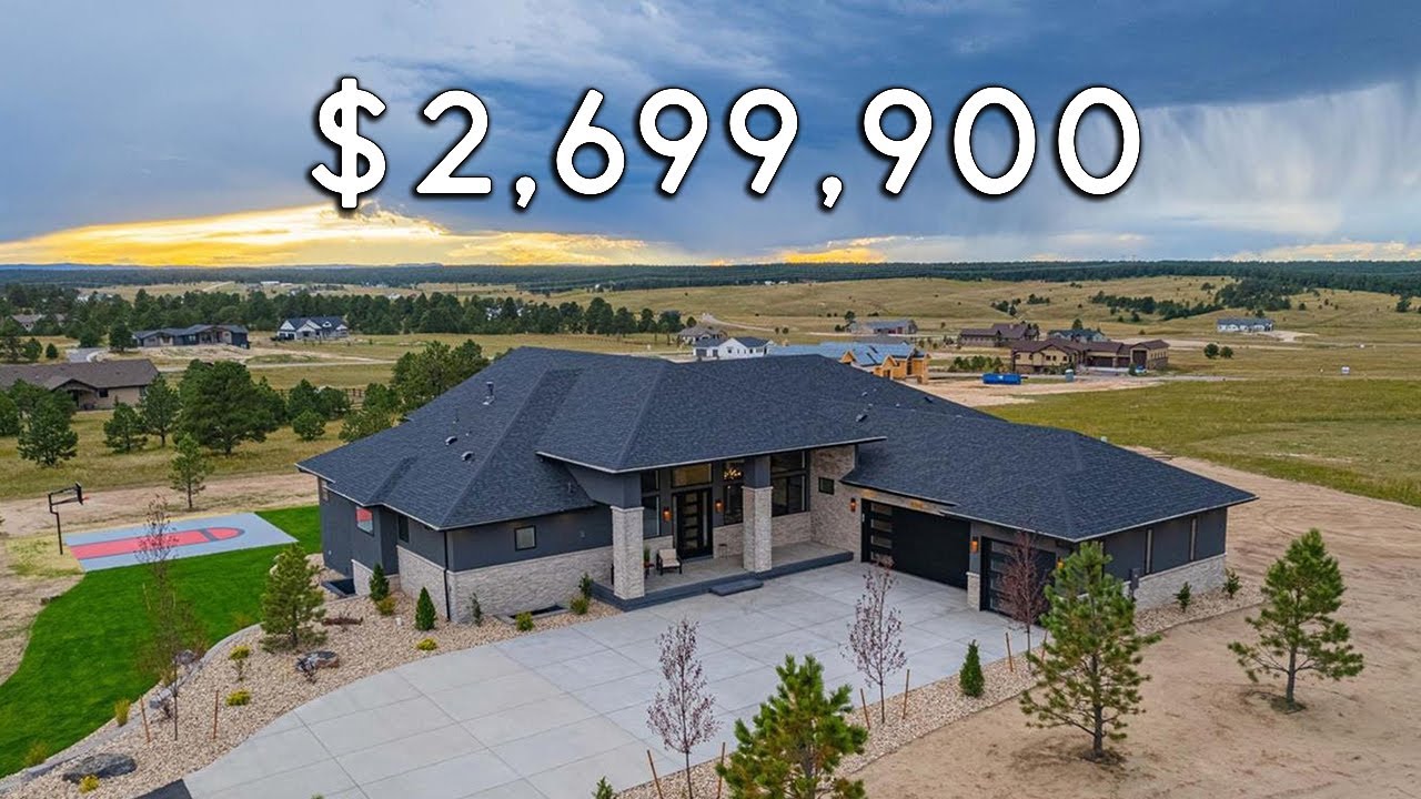 INSIDE A STRIKING & BOLD LUXURY MODERN HOME | You Won't Believe This Dream House Tour!