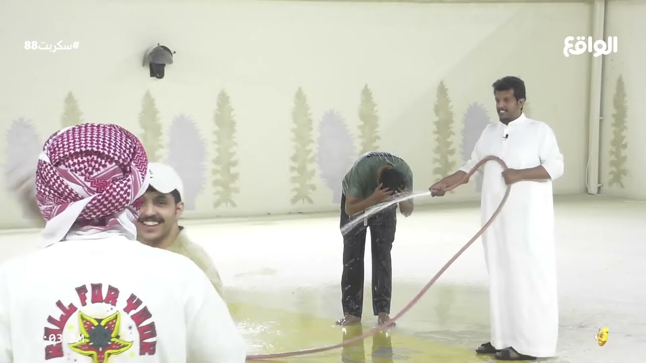 لعب هستيري مفاجئ من الشباب ينتهي بإتلافهم للمايكات! (سكربت88)