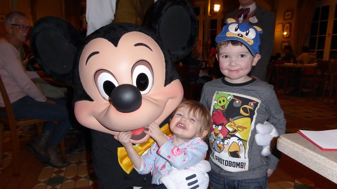 Ресторан Inventions в Диснейленде в Париже — Встреча с персонажами