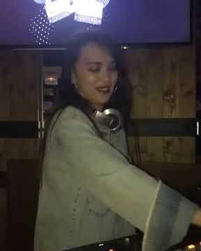 McGettigan’s Mega Kuningan Jakarta   DJ Chasandra Live