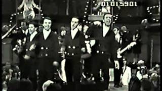 Video thumbnail of "Vogues - Five O'Clock World (1966)"