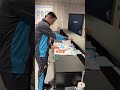 Reconverti floqueur de maillot le temps d’un instant, Luis Felipe a gâté Sofiane 👕💙 #om #marseille