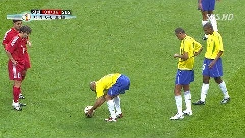 ROBERTO CARLOS - TOP 10 BÀN THẮNG GÂY CHẤN ĐỘNG TOÀN THẾ GIỚI!