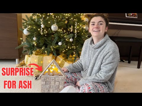 Putting up our CHRISTMAS DECORATIONS!