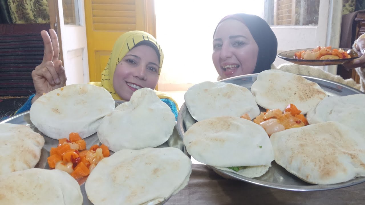 تحدي الفطار ياولاد مع امال وشيماء 😂وامال لعبت بالشلال😂😂😂😂