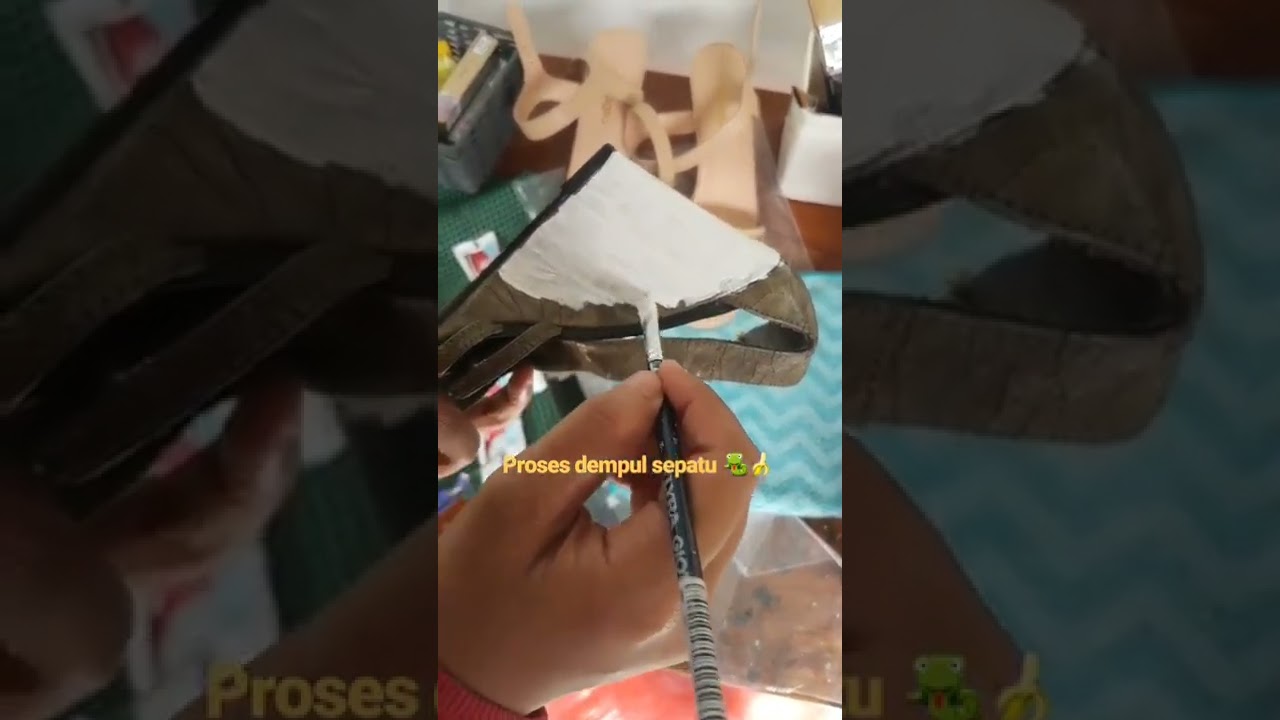 tutorial dempul sepatu kulit yang sudah retak