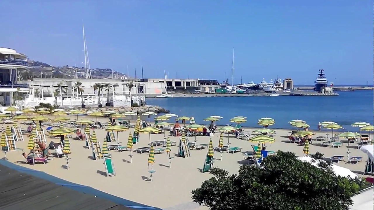 Una vista sulla spiaggia di Sanremo * 18-06-2018
