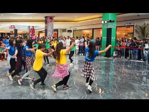 Flash mob Pahari NATI at Elante mall Chandigarh by Girls  Himachali Folk Dance 2017