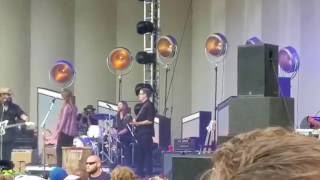 Video thumbnail of "Chris Stapleton OUTRO song at Lollapalooza 2016 Chicago"