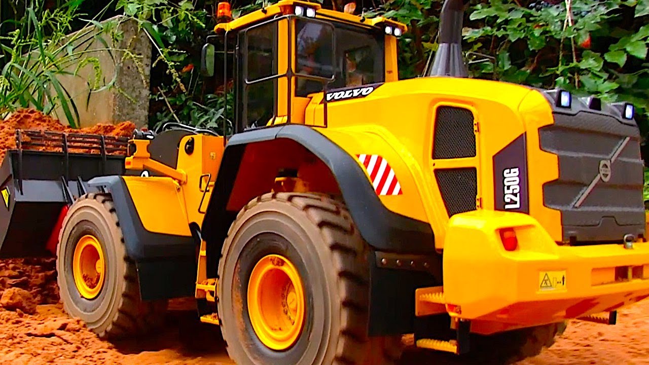 BEST OF RC TRUCK ACTION at the Constructionworld in Germany YouTube