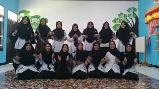 Tepuk Pohon Tema Tanaman