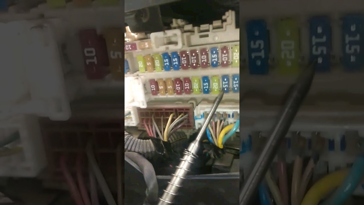 nissan qashqai cigarette lighter fuse Where is the fuse for the cigarette lighter of the Nissan Qashqai located?  (With video)