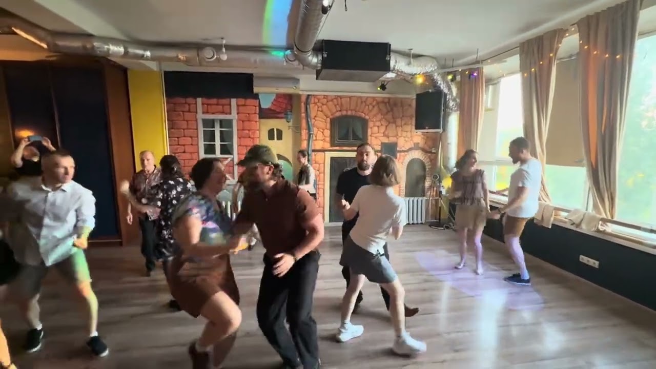 Lindy Hop M&M ProAm. Warm Up