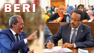 Farmajo Oo Guutadii 4aad Diyaariyay Tegayana Baarlamaanka Iyo Mooshin Culus Oo
