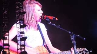 Taylor Swift RED Tour SG: Long Live