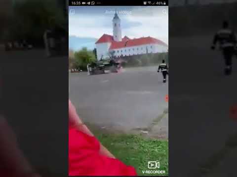 سيارة الإطفاء وصلت في الوقت لكن انقلبت 